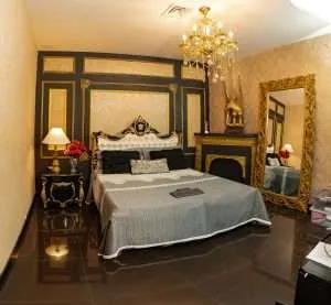 Room 19 — Producciones Olympus